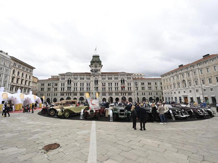 Weekend di motori a Trieste nella centrale Piazza dell’Unità