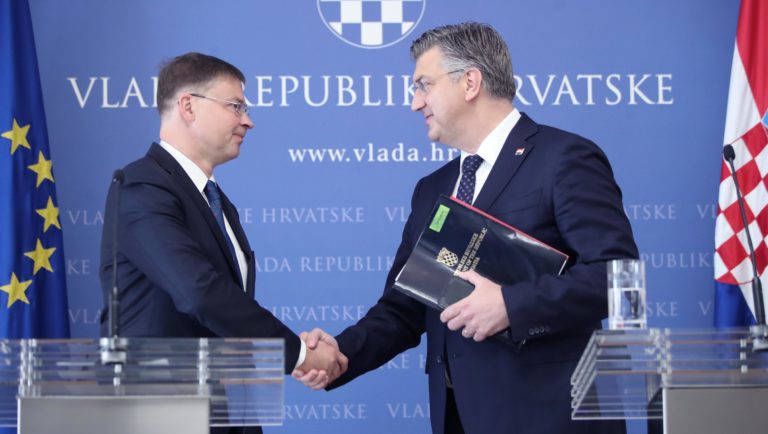 Plenković-Dombrovskis: «L’euro non è una scusa per alzare i prezzi»