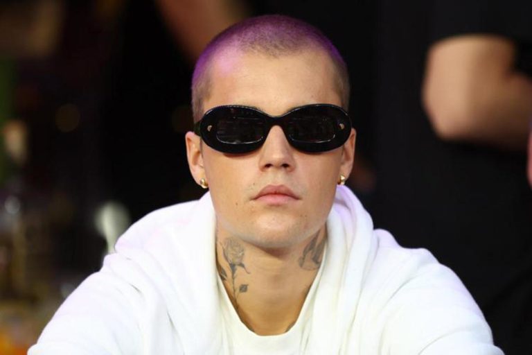 Justin Bieber colpito da paralisi facciale