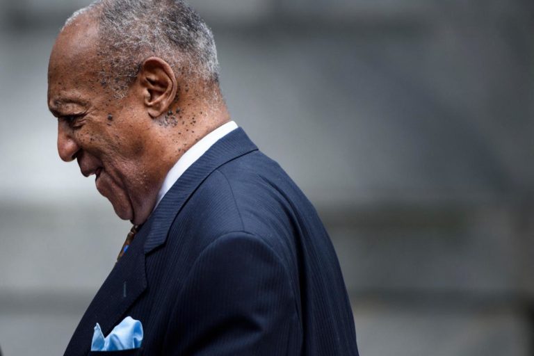 Bill Cosby condannato per violenza sessuale, abusò di una 16enne