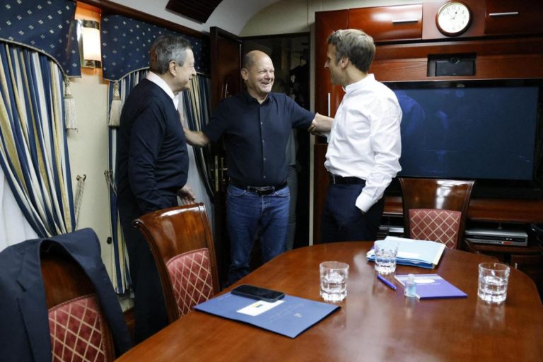 Vertice notturno Draghi-Scholz-Macron sul treno per Kiev
