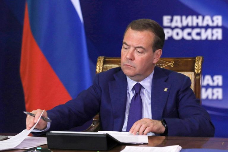 Medvedev: “Chi ha detto che l’Ucraina tra due anni esisterà ancora?”