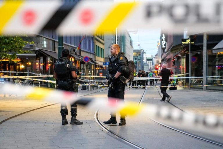 Sparatoria a Oslo, due morti e 21 feriti. Uomo incriminato per terrorismo