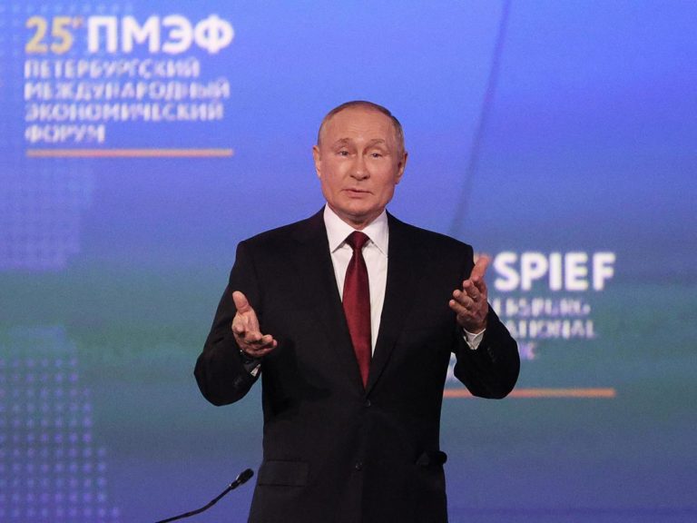 Putin: “Rivoluzione in atto, nulla tornerà come prima”