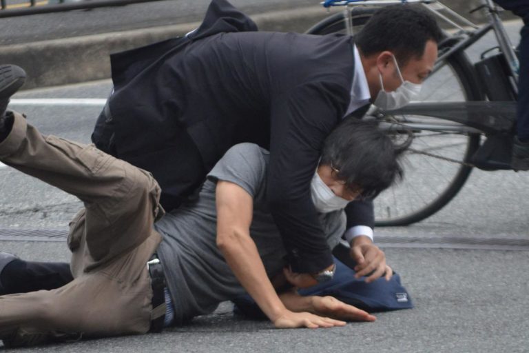 Giappone, chi è l’uomo che ha ucciso Shinzo Abe
