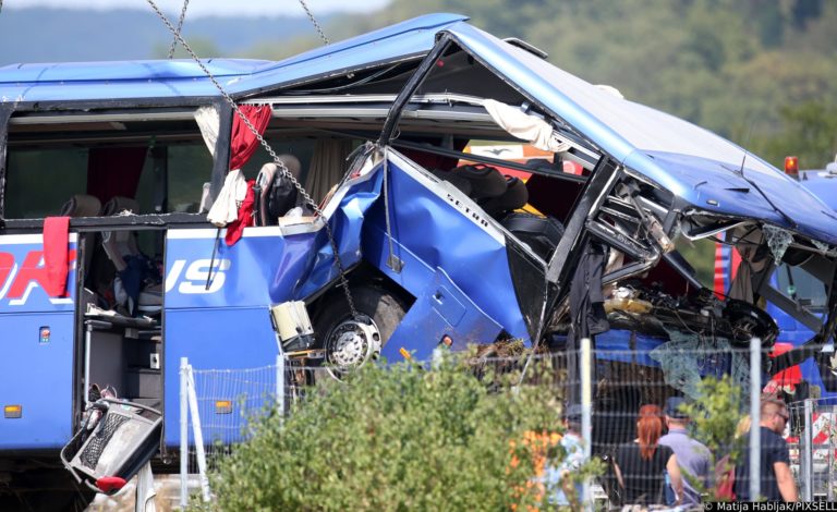 Bus polacco: 2 feriti in gravi condizioni. Cronotachigrafo distrutto