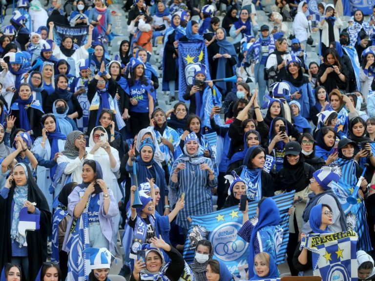 Iran, donne allo stadio per la prima volta dopo oltre 40 anni