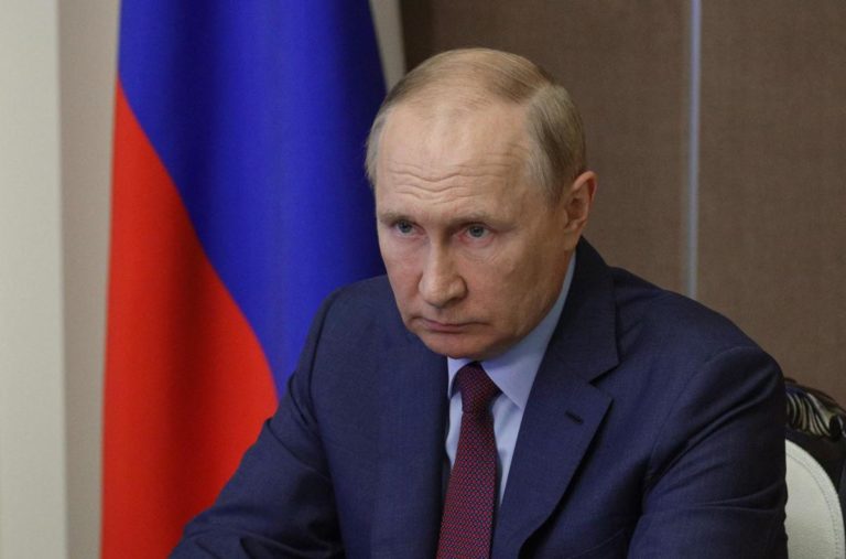 Zaporizhzhia, Putin a Macron: “Rischio catastrofe nucleare”