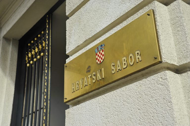 Croazia: 8,3 mln di euro ai partiti, ai deputati indipendenti 53mila