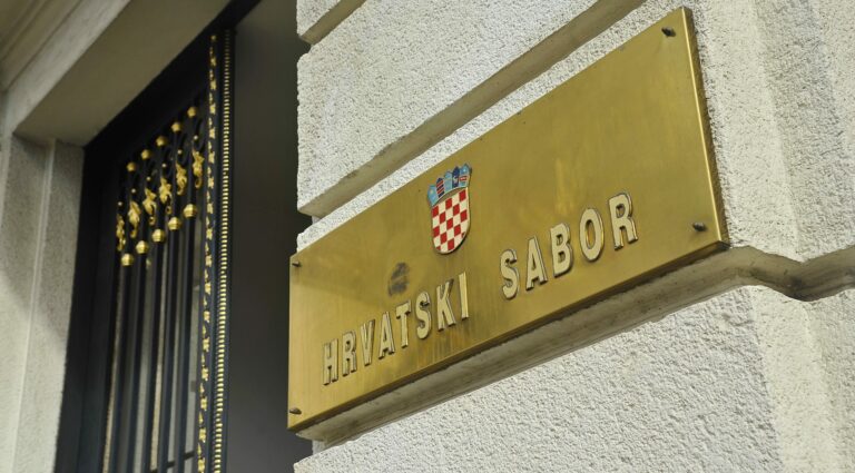 Parlamento croato: ai partiti 1,4 mln di euro in più