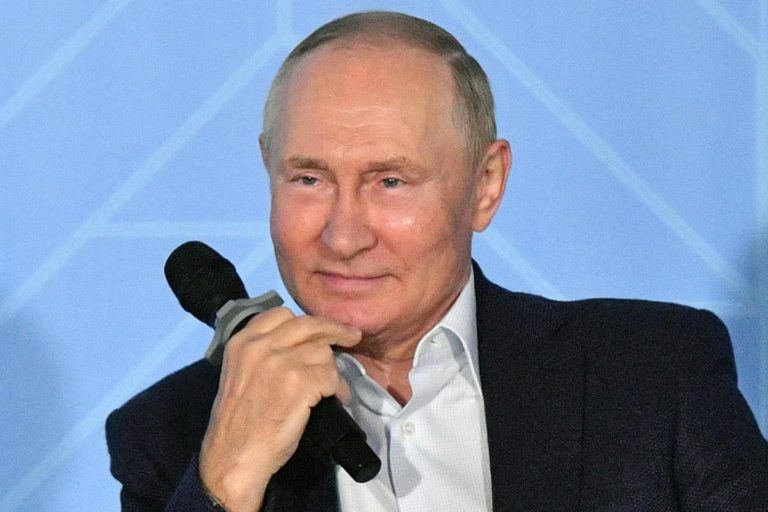 Putin a Carlo III: “Ti auguro buona salute”