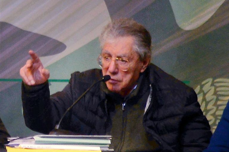 Il Viminale si corregge: “Bossi eletto in Lombardia”