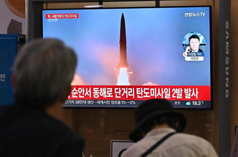 Corea del Nord, missile sorvola Giappone: scatta allarme “tutti nei rifugi”