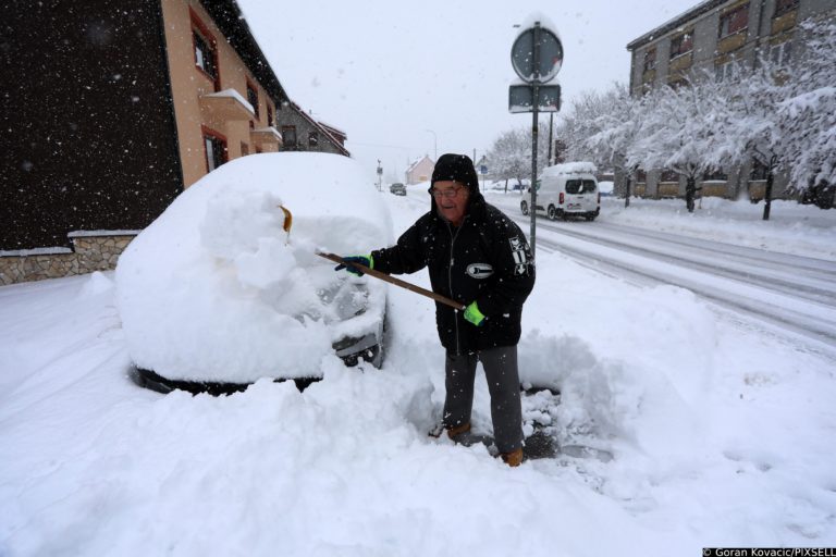 Maltempo in Croazia. Nel Gorski kotar 30 cm di neve (foto)