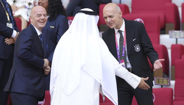 Qatar 2022, i giocatori provano a salvare i diritti. La Fifa no