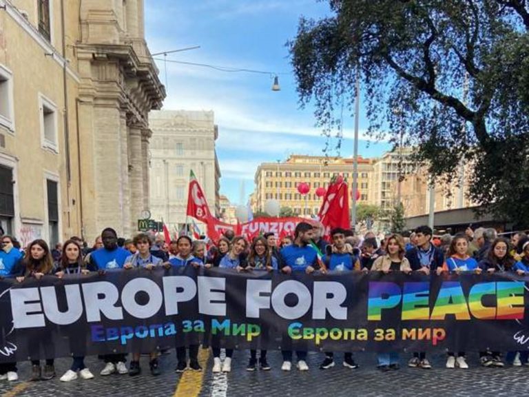 Manifestazione pace Roma, al via il corteo ‘Europe for Peace’