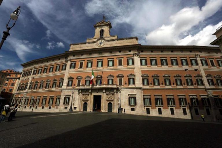 Italia, Parlamento, maggioranza all’ultimo puzzle