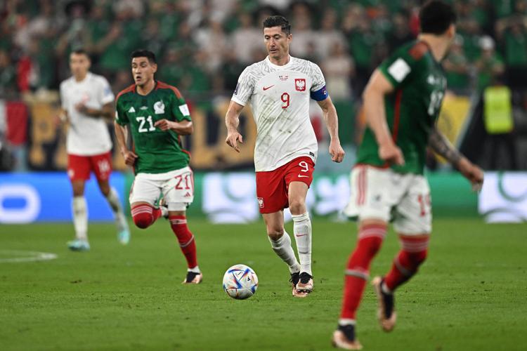 Lewandowski sbaglia un rigore: Polonia-Messico finisce 0-0
