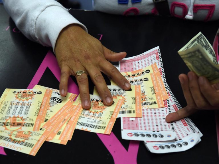 Usa, vinti oltre 2 miliardi di dollari: è il jackpot più alto della storia