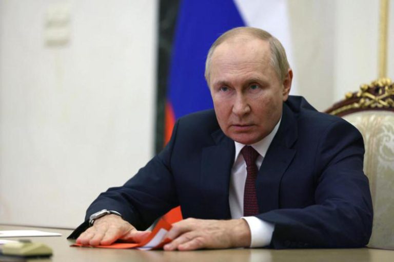 Ucraina, Putin firma legge per arruolare chi ha commesso reati gravi