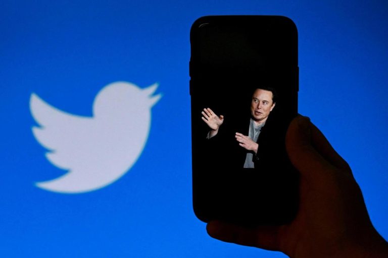 Twitter, Musk ha lanciato spunta blu a pagamento: 7,99 dollari al mese