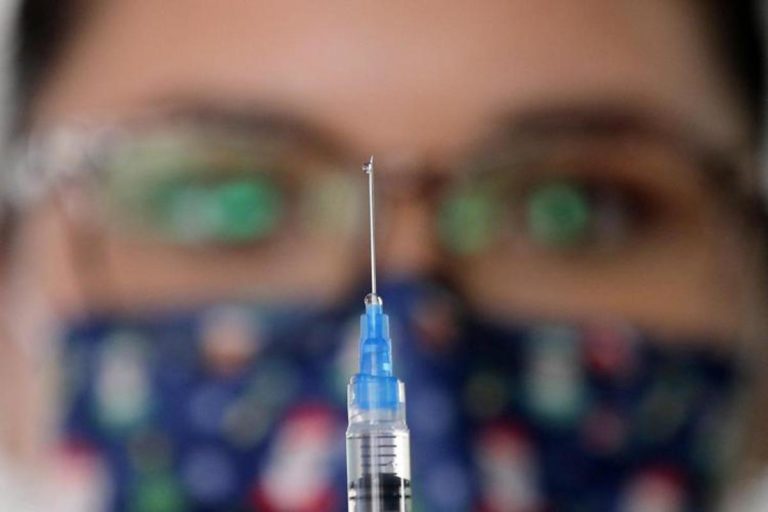 Vaccini Covid, 3 miliardi di euro a rischio per mancato utilizzo