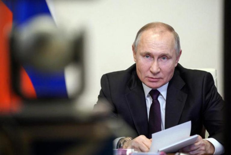 Guerra, Putin: “Ci adopereremo per farla finire prima possibile”