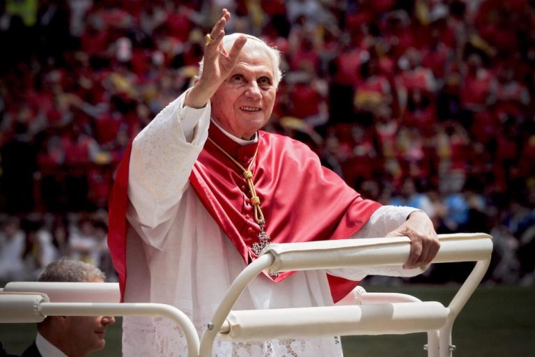 Ratzinger, si aggravano condizioni del Papa emerito: gli scenari