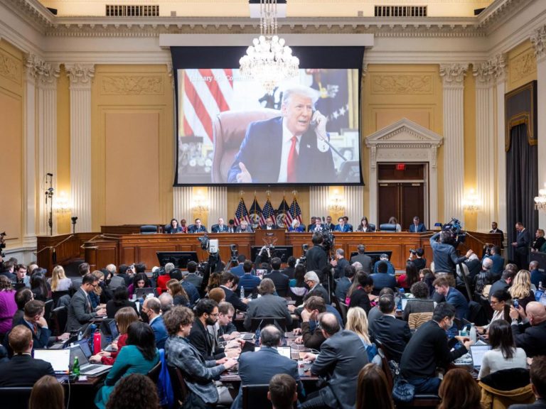 Assalto al Congresso Usa, commissione 6 gennaio: “Trump sia incriminato”