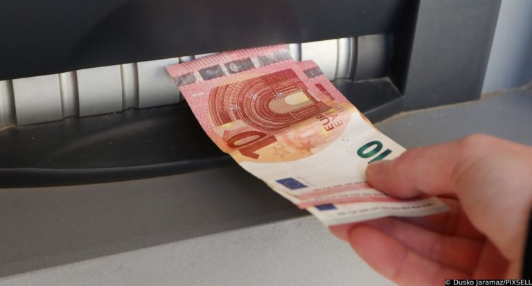 Banconote solo da 10 e 20 euro ai bancomat: ecco perché