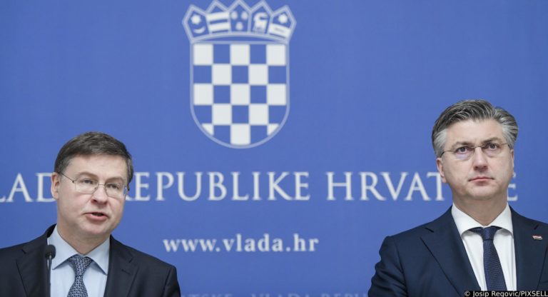 Croazia, Dombrovskis: «Euro, misure credibili contro i rincari»