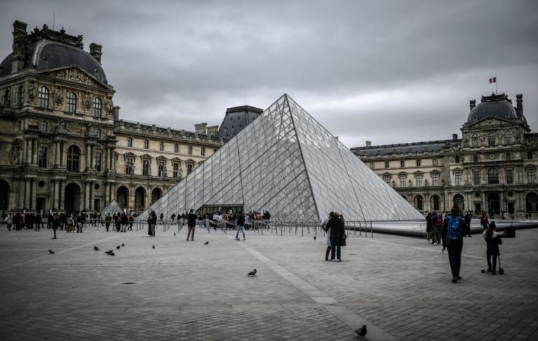 Louvre, scatta limite ai visitatori: massimo 30mila al giorno