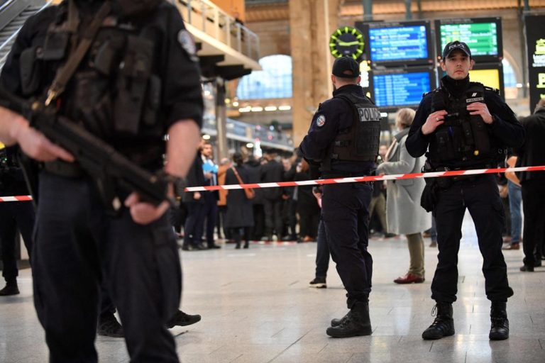 Parigi, sei persone accoltellate alla Gare du Nord: fermato aggressore