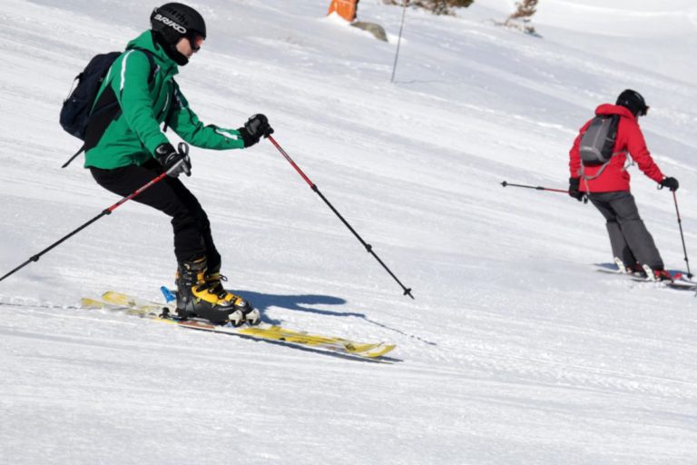 Traumi sugli sci in aumento, ortopedici: “Sulla neve con poco allenamento dopo Covid”