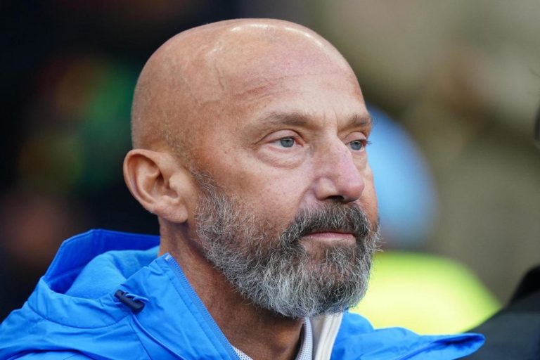 Vialli, l’addio della Sampdoria: “Uno di noi, non ti dimenticheremo mai”