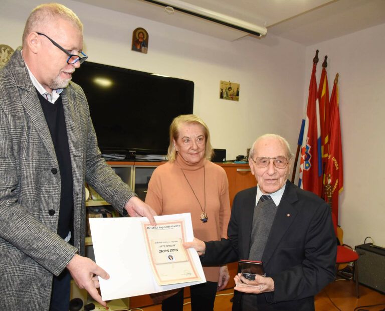 Giacomo Scotti insignito del Premio «Ante Zemljar»