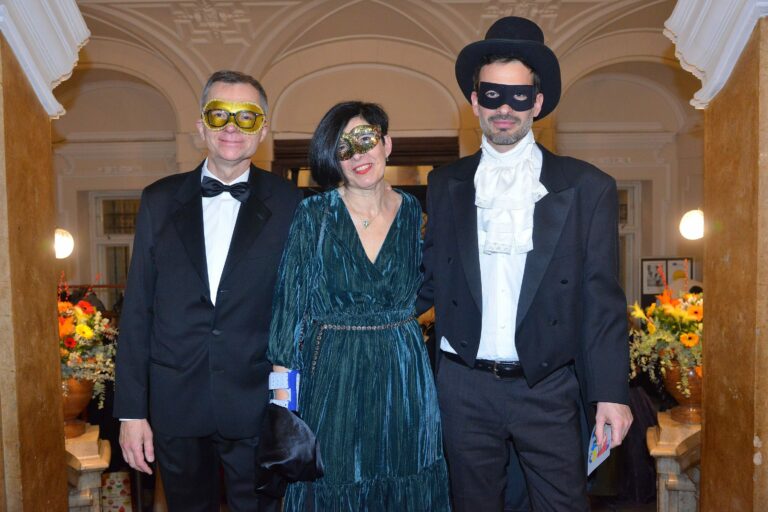 Fiume. Gran Gala mascherato nella splendida cornice del Palazzo del governo (foto e video)