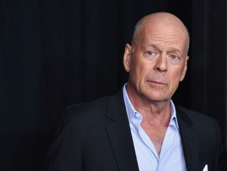 Bruce Willis malato, soffre di demenza frontotemporale: “Non c’è cura”