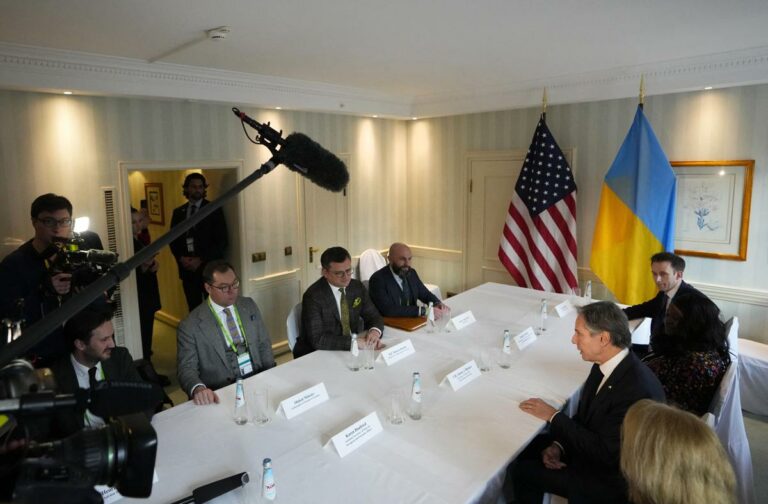Ucraina, G7: «Sanzioni a Paesi che forniscono sostegno materiale a Russia per guerra»