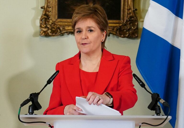 Scozia, dimissioni a sorpresa per la premier Sturgeon