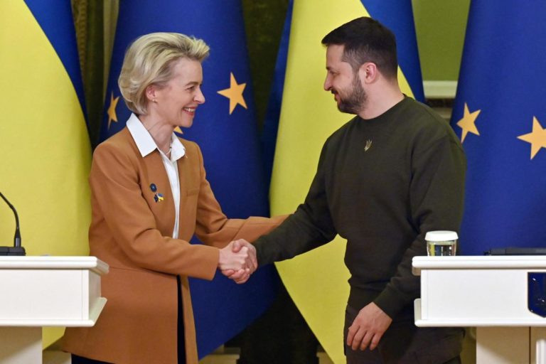 Von der Leyen a Kiev: «l’Ucraina accederà a programmi Ue chiave»
