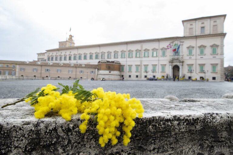 8 marzo, Mattarella: “Strada per parità ancora lunga e difficile”
