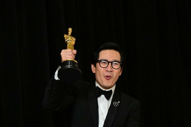 Oscar 2023, vince Ke Huy Quan: il ‘bambino’ di Indiana Jones e dei Goonies