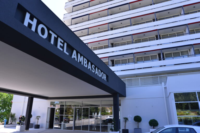 Abbazia (Opatija). Allarme bomba in albergo: Ambasador evacuato