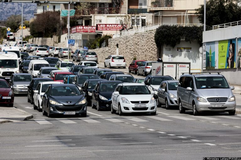 Croazia. Automobilisti: cessa l’obbligo delle luci accese di giorno
