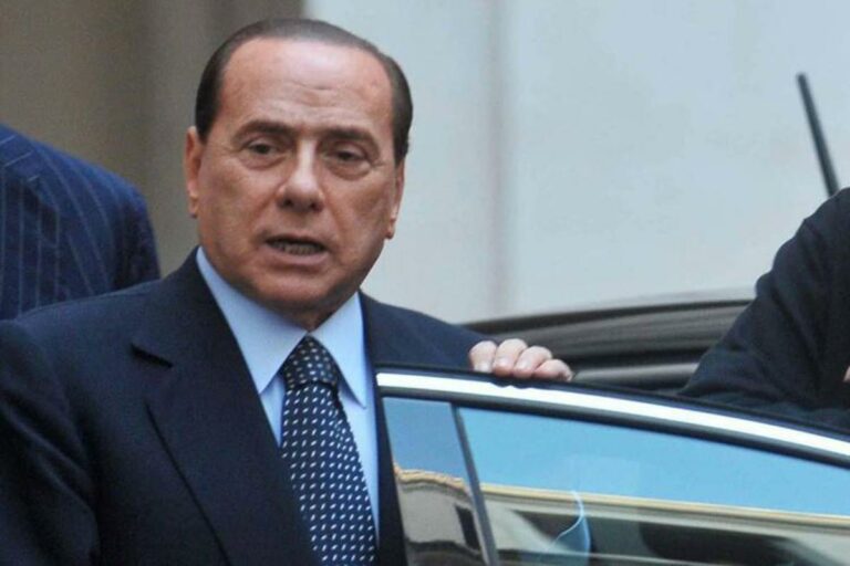 Berlusconi ricoverato al San Raffaele in terapia intensiva