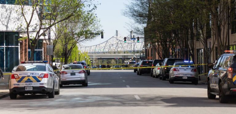 Usa, sparatoria in banca nel Kentucky: 5 morti