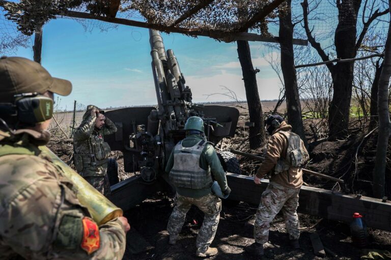 Ucraina, esplosioni in Crimea. Contraerea russa sul Mar d’Azov