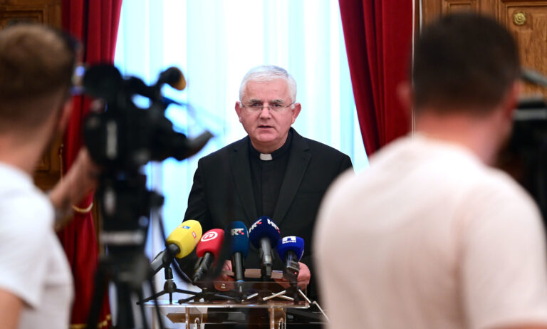 Monsignor Mate Uzinić: «Non abbiate timore di denunciare gli abusi»