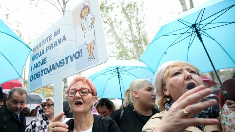 Zagabria, in piazza la protesta delle infermiere